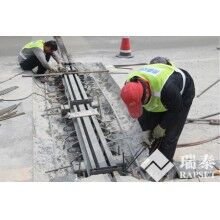 橋頭跳車現(xiàn)象是橋梁伸縮縫的什么問題導(dǎo)致的呢？